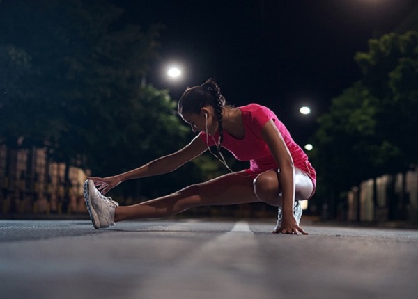 Tập thể dục buổi tối giúp giải tỏa stress và cải thiện chất lượng giấc ngủ.