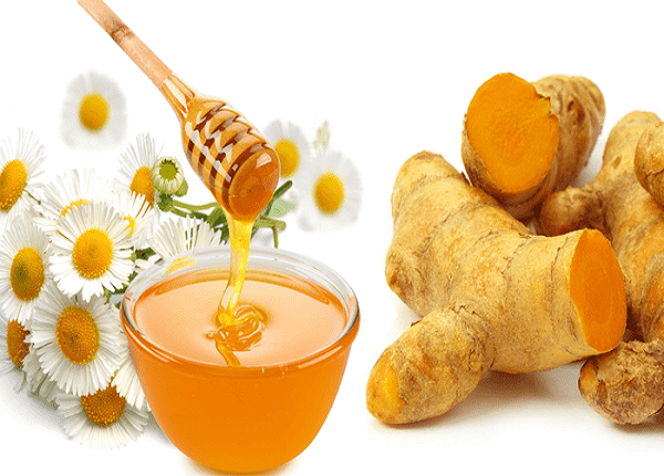 Mật ong giúp giảm viêm, điều trị mụn và giữ ẩm cho da khô