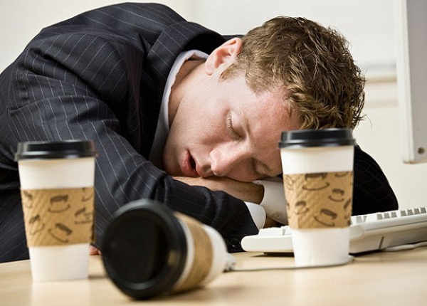 Tiêu thụ nhiều caffeine tăng mức độ trầm cảm và hiệu suất công việc cũng giảm